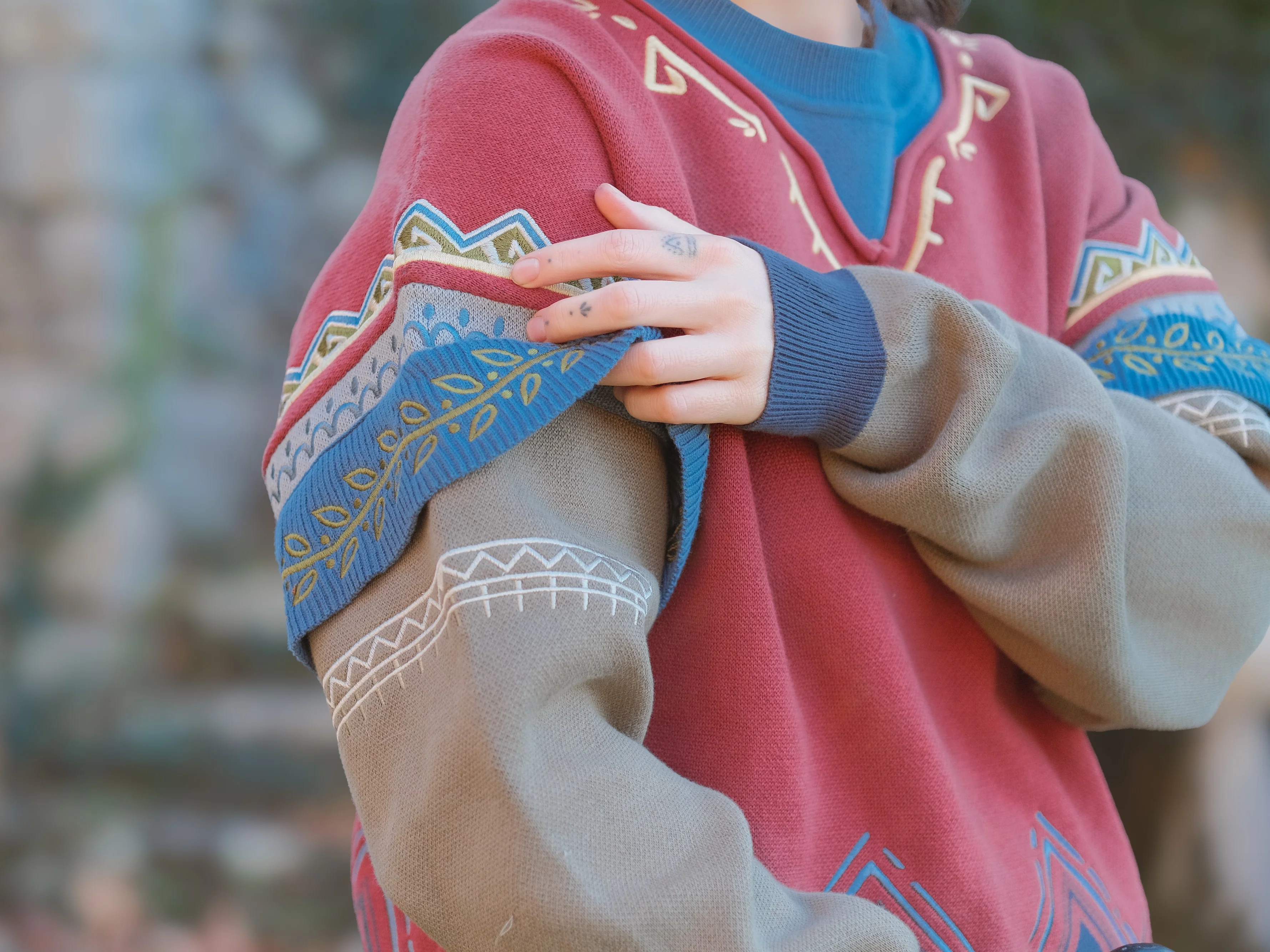 The Villager's Tunic [with Side Split] // - Image 4